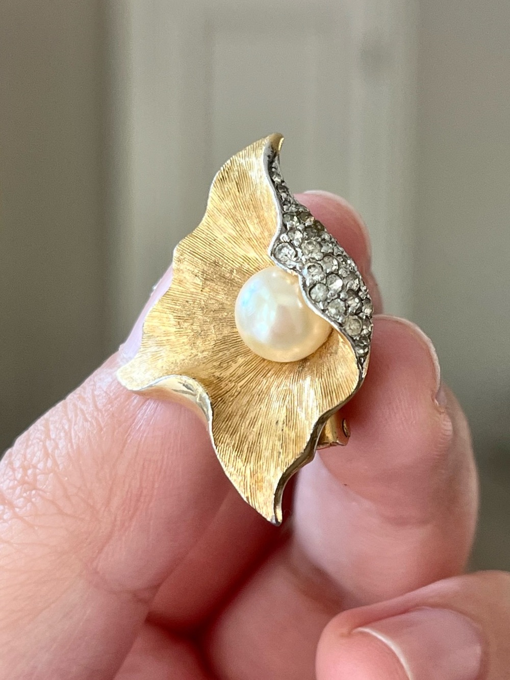 Vintage Joseph Mazer Lotus Calla Lily Flower Pearl Brushed-Gold Fur Clip Brooch